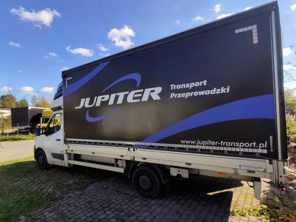 Samochód dostawczy firmy Jupiter Transport wykorzystywany w usługach transportowych w Krakowie i Małopolsce